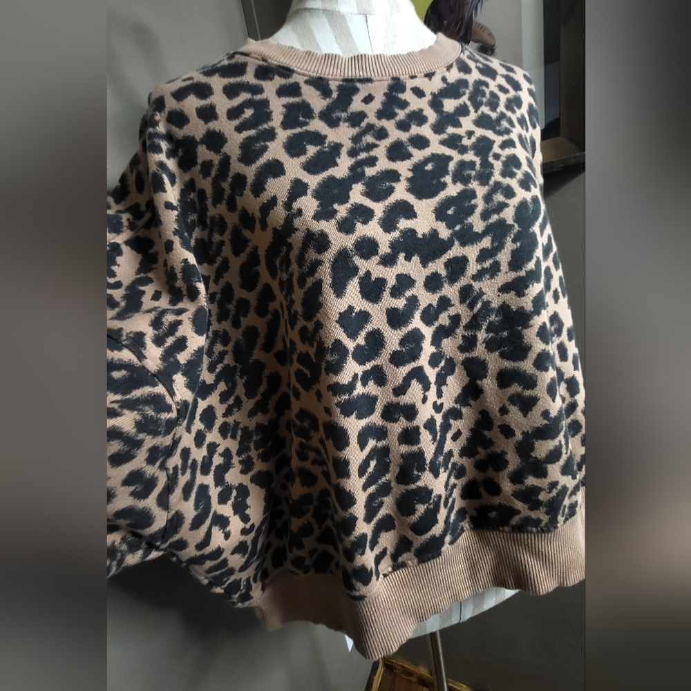 American Eagle Aerie XL Crewneck Sweatshirt Leopard Tan Black Cropped LIKE.NEW